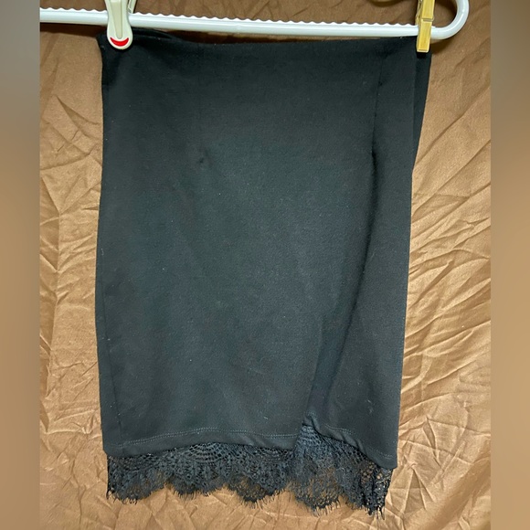 Ardene Lace Pencil Skirt Tight Fit Size Women’s Small US - Picture 3 of 4